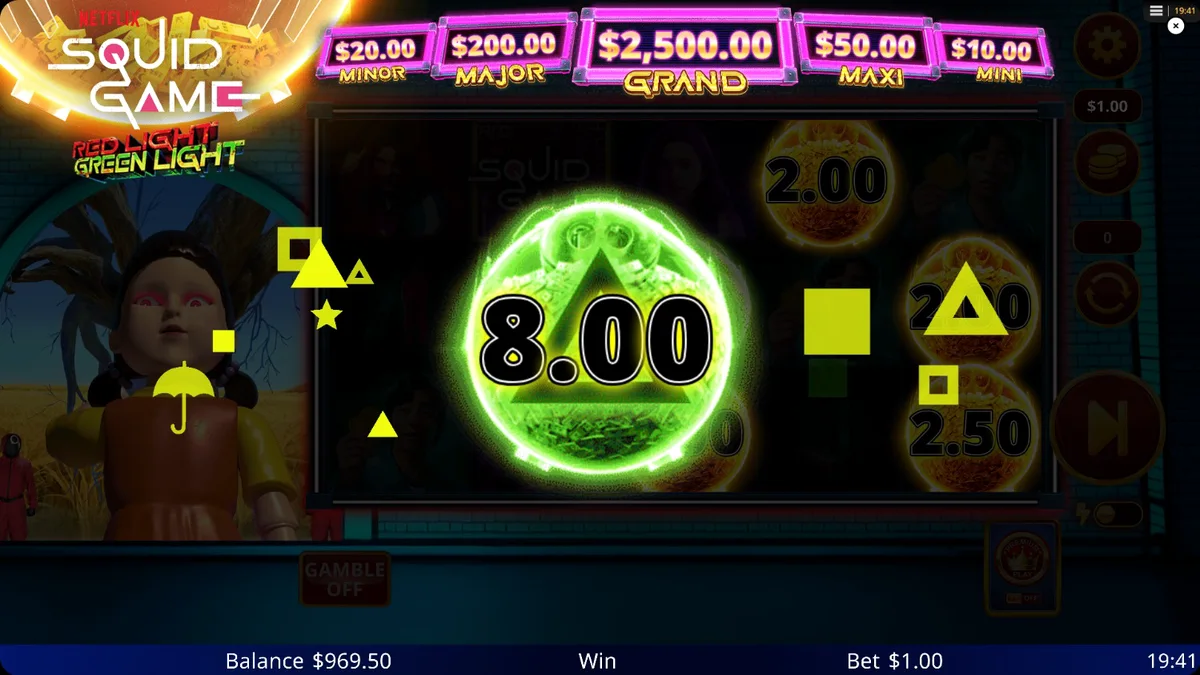 Tampilan visual slot Squid Game: Red Light, Green Light dengan elemen ikonik dari serialnya.